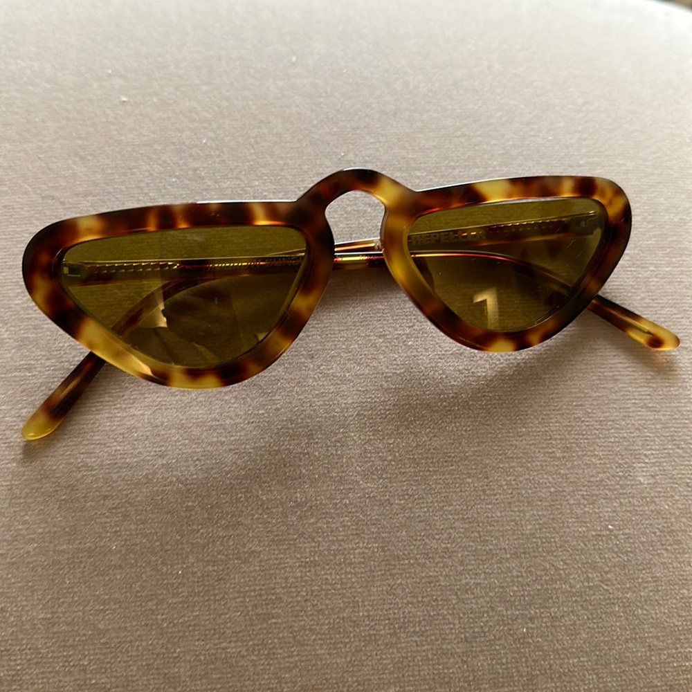 Leandra Medine limited edition manrepeller tortoise shell sunglasses. Worn once.